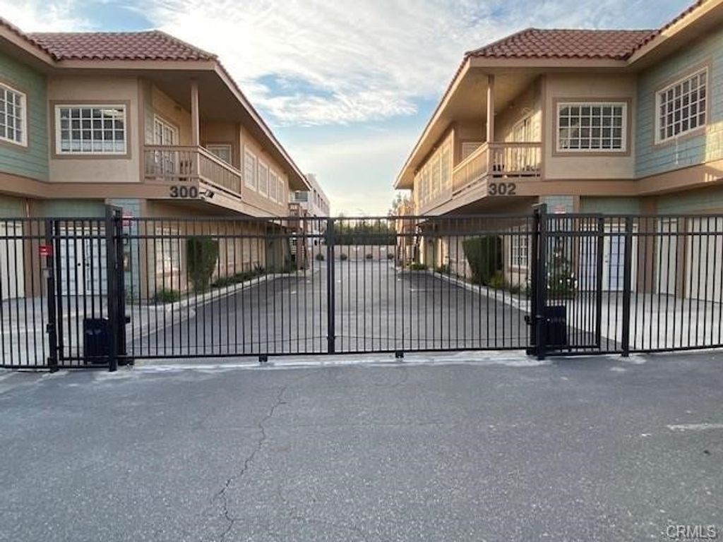 302 N Tustin Ave # 101, Santa Ana