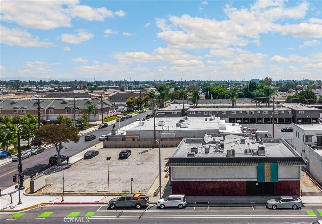 17800 Bellflower, Bellflower