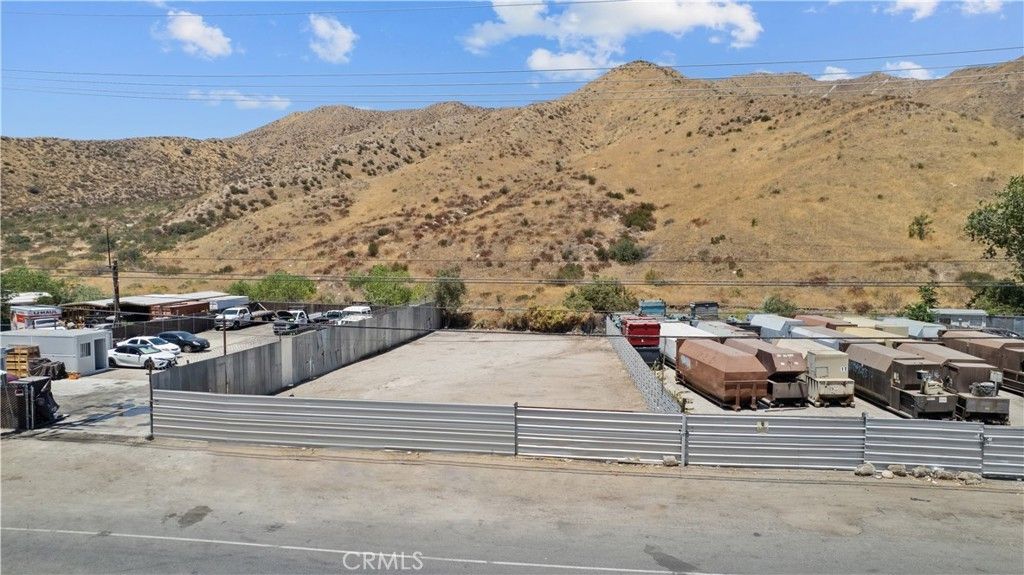 99999 Sierra Highway, Canyon Country