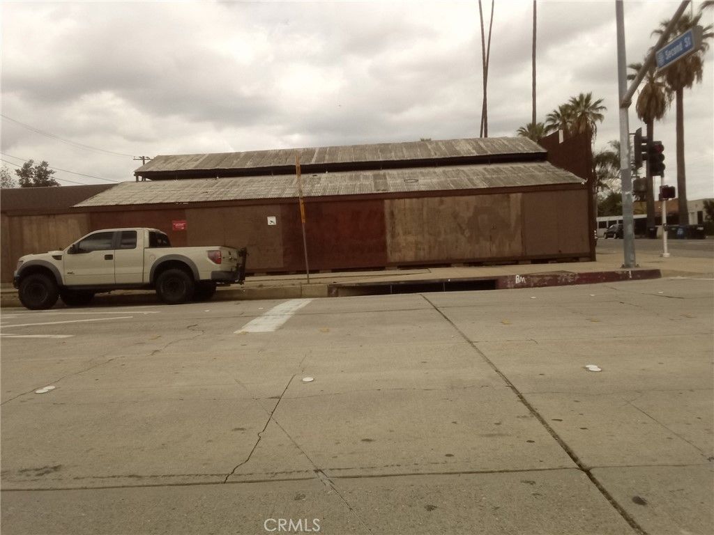 1091 W 2nd, Pomona