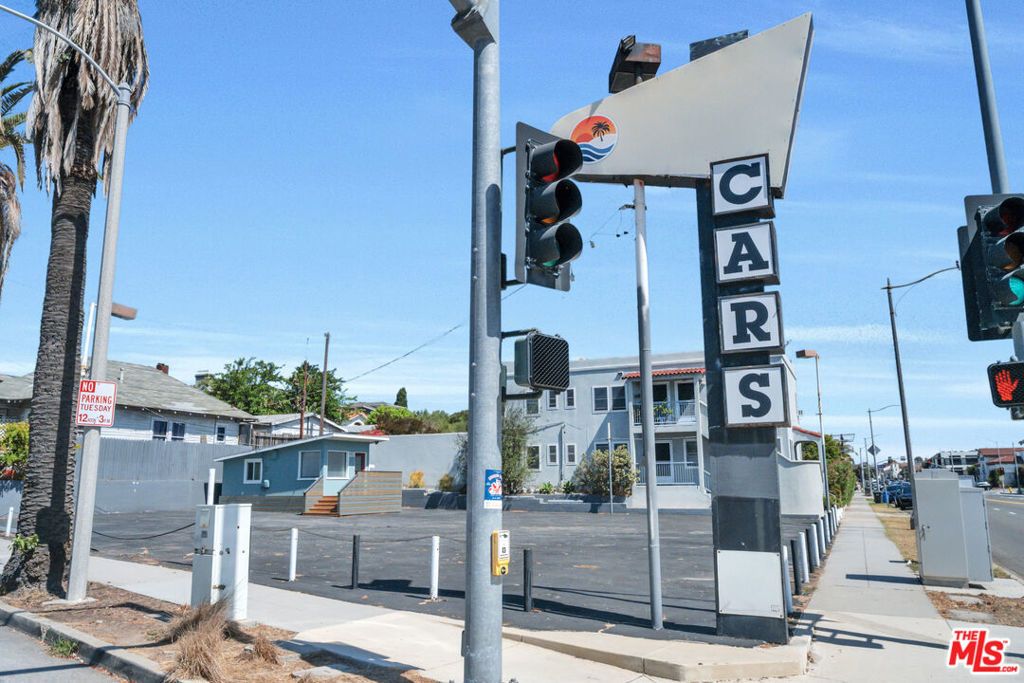 339 S Pacific Coast Highway, Redondo Beach