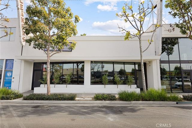 13048 Hawthorne, Hawthorne.