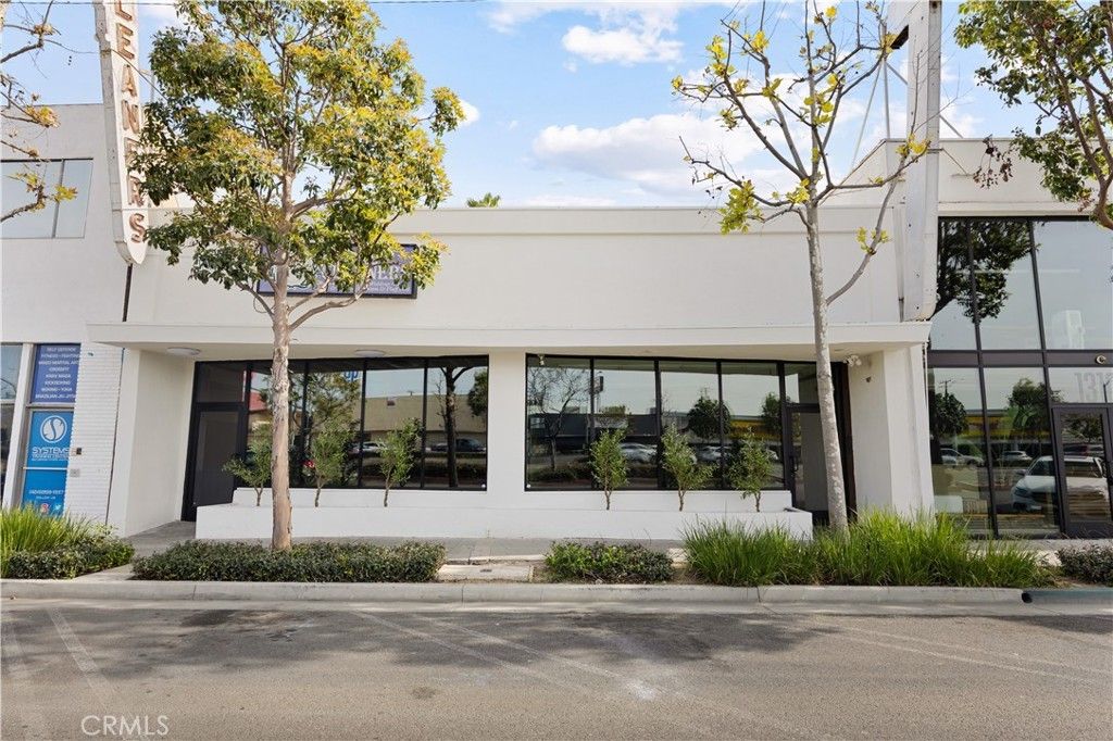 13048 Hawthorne, Hawthorne