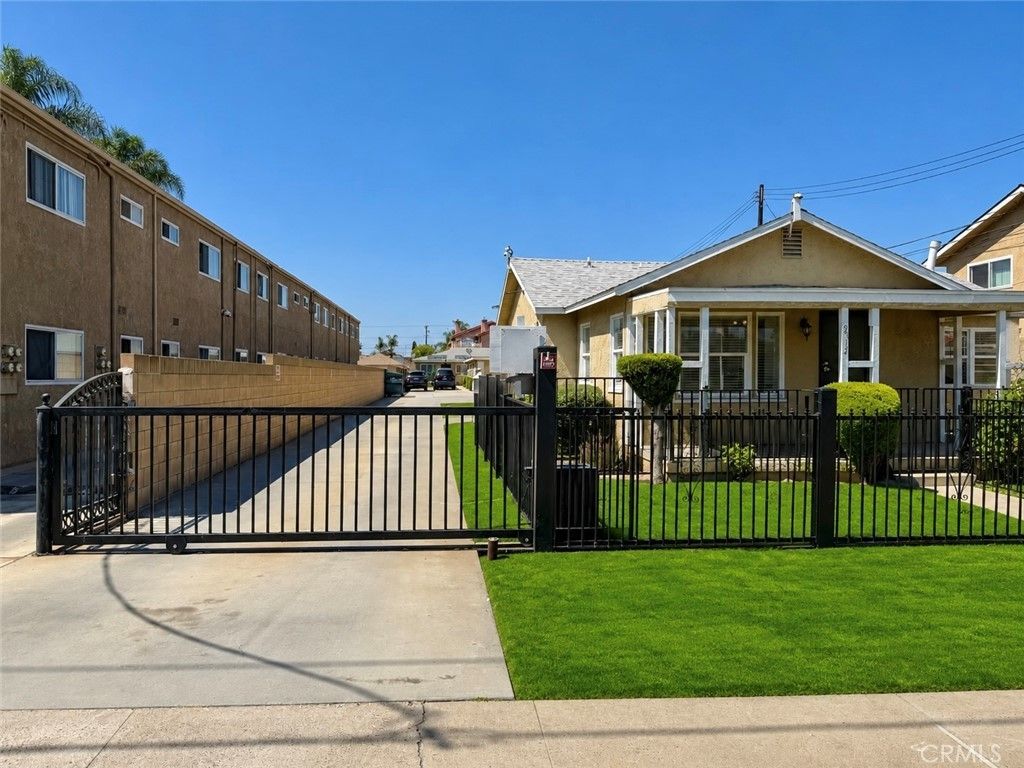 9713 Cedar, Bellflower