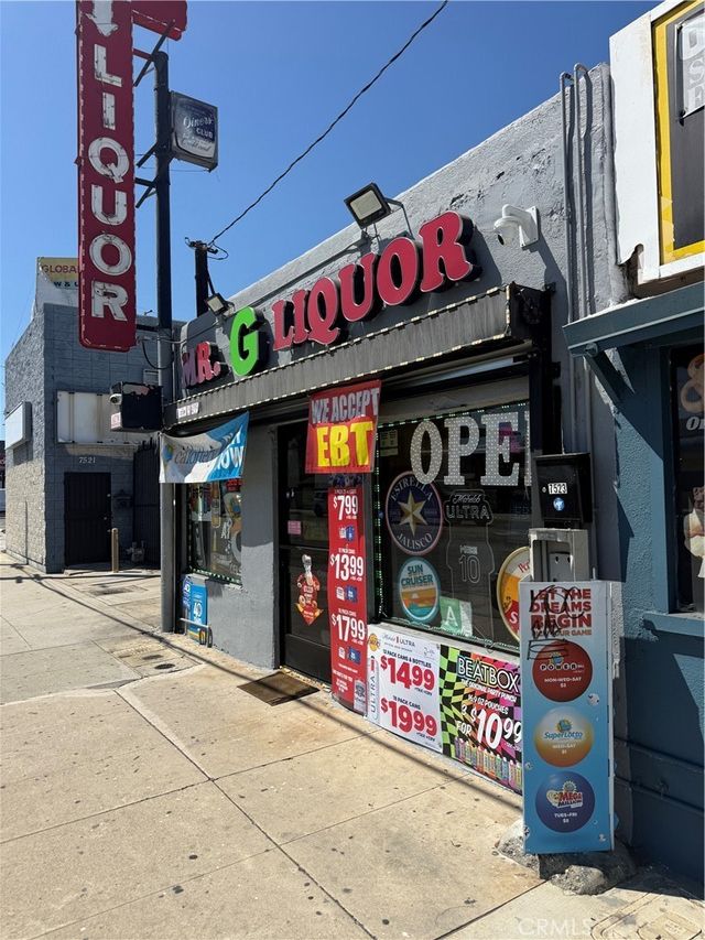 7523 7525 E Slauson Avenue, Commerce