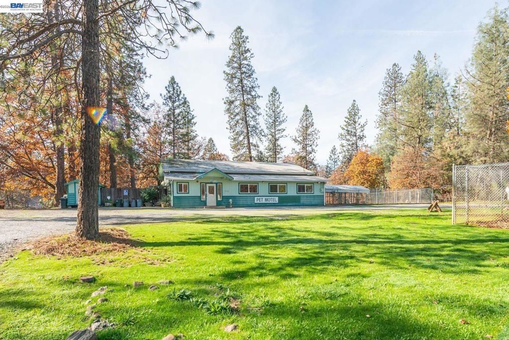 1790 Main St., Weaverville
