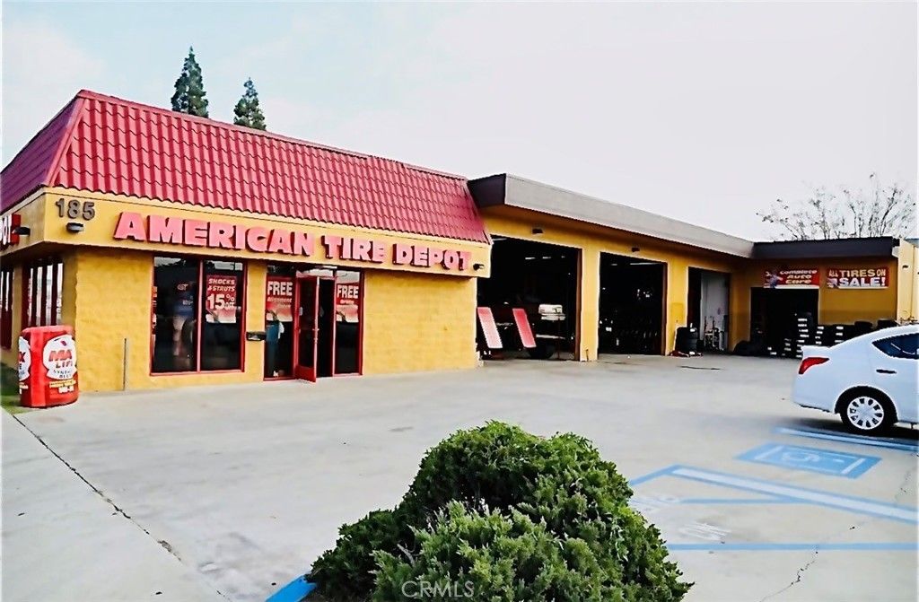 185 -195 E Foothill Boulevard, Rialto