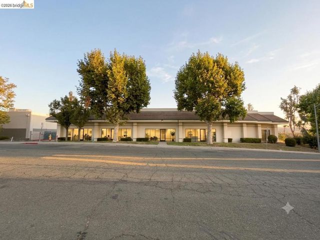 4881 Sunrise Dr, Martinez