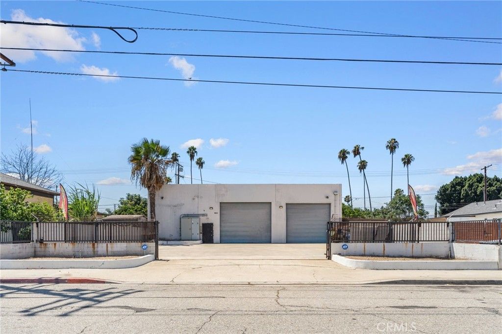960 W 1st, Pomona
