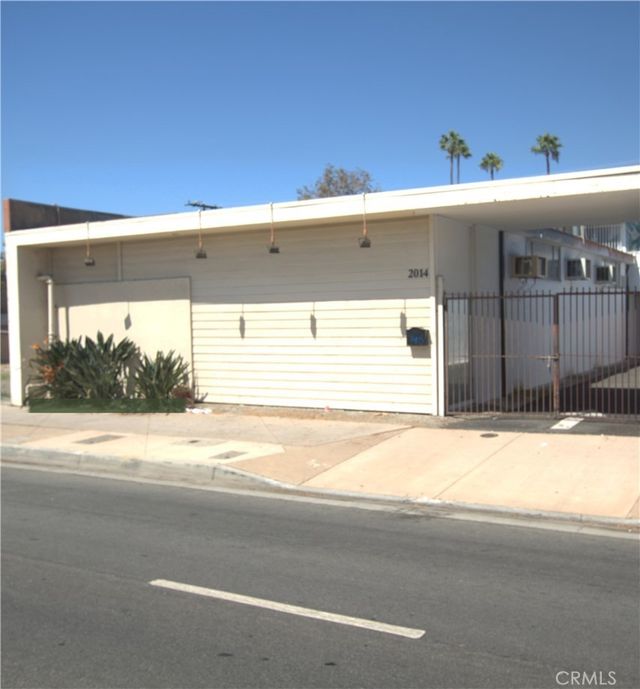 2014 S Main, Santa Ana