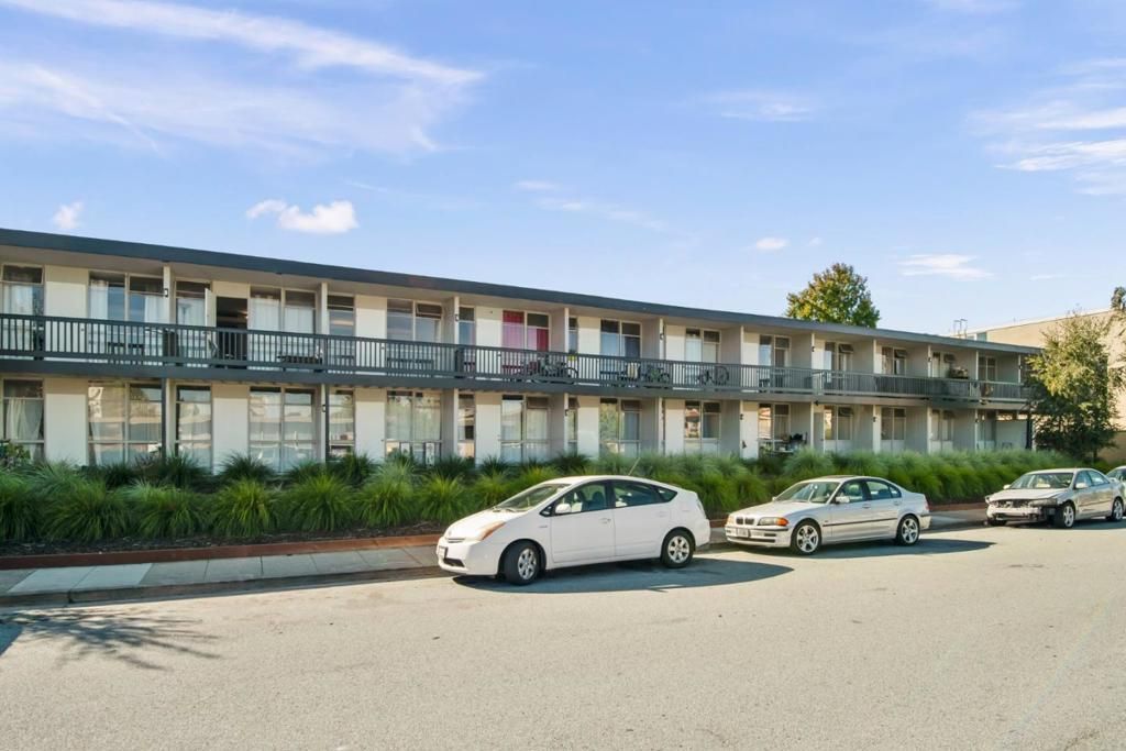 1775 Marco Polo Way, Burlingame