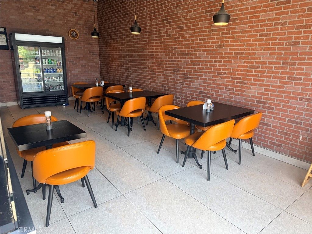 5575 W Manchester Avenue, Los Angeles