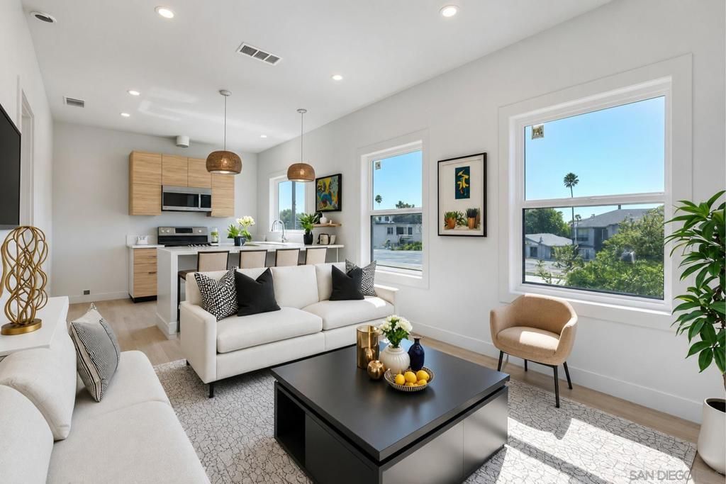 2175 Bacon Street, San Diego