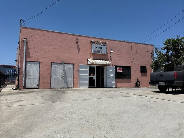 6130 S Van Ness, Los Angeles