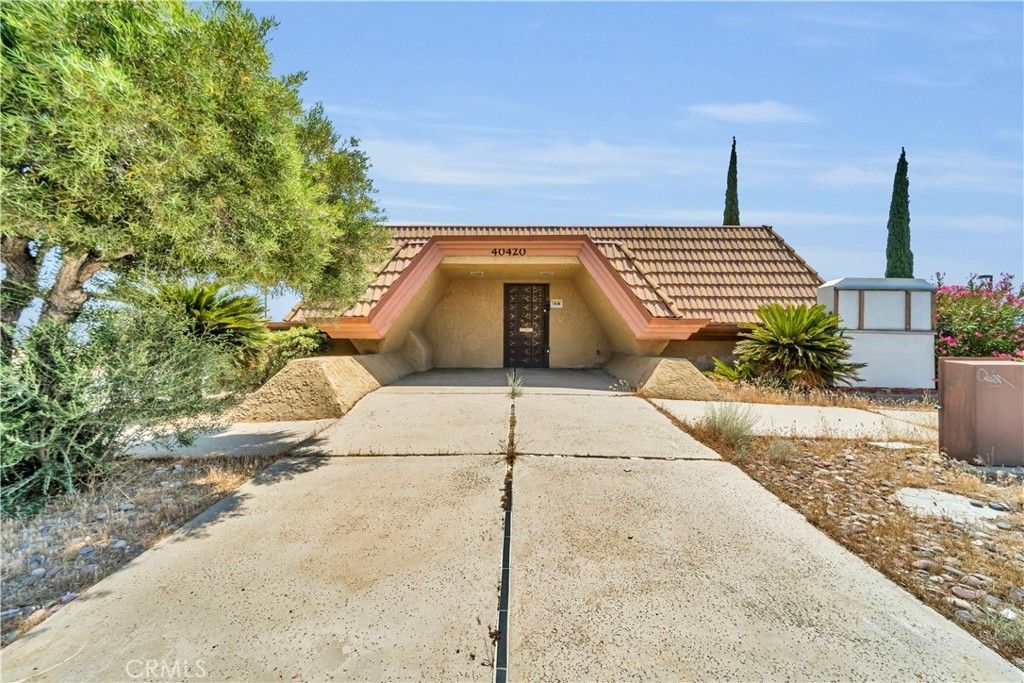 40420 10th Street W, Palmdale