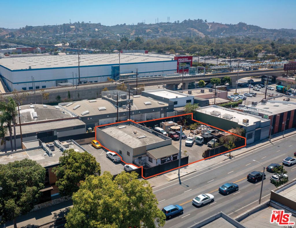 5048 W Jefferson Boulevard, Los Angeles