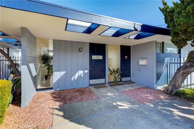 739 W 9th Street, San Pedro