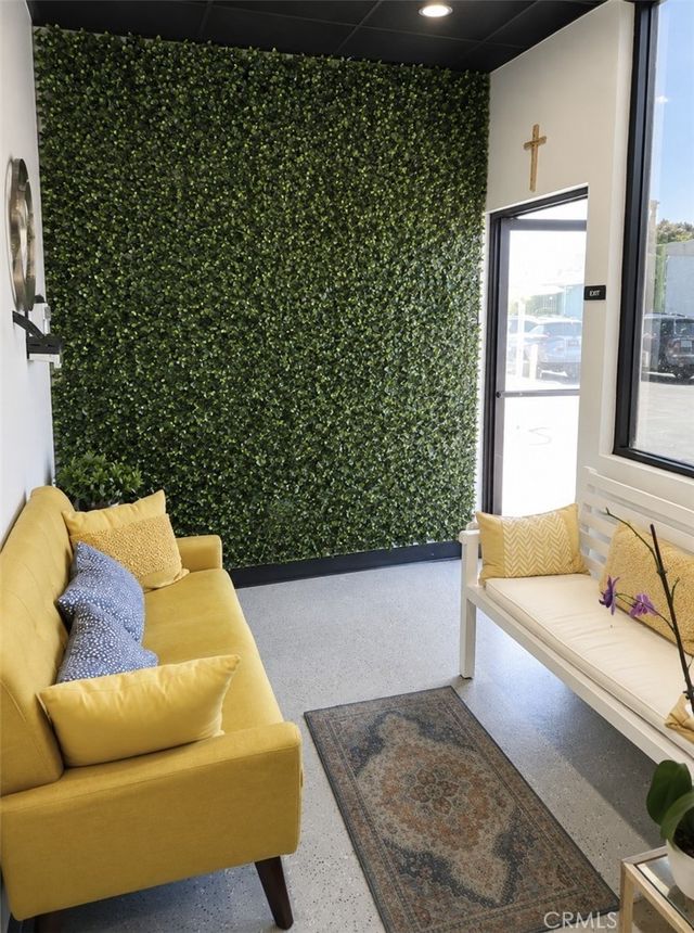 17631 Chatsworth, Los Angeles