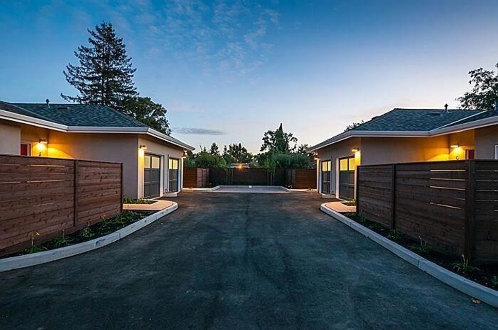1024 10th Avenue, Redwood City