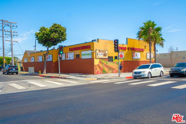 10404 S Prairie Avenue, Inglewood