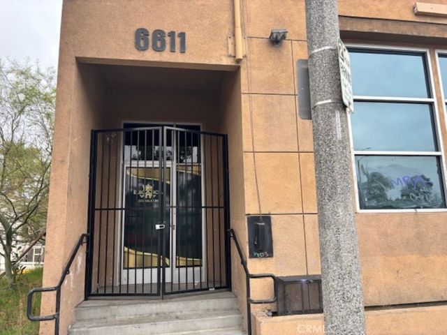 6611 Eastern, Bell Gardens