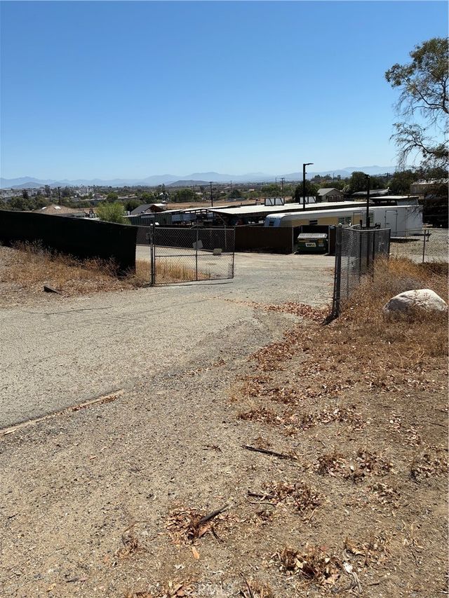 25175 Jefferson, Murrieta