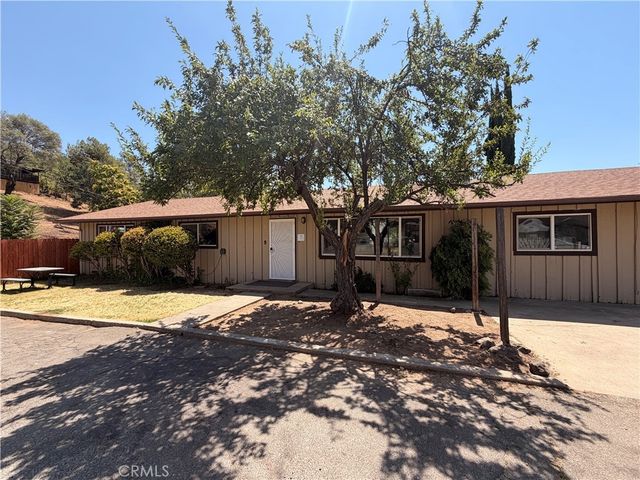 4975 12th, Mariposa