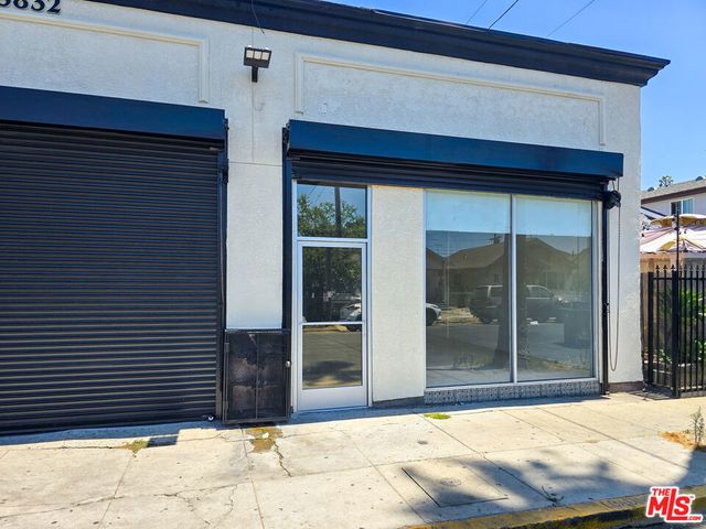 5832 W Bonsallo Avenue, Los Angeles