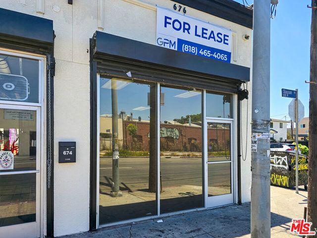 676 W Slauson Avenue, Los Angeles
