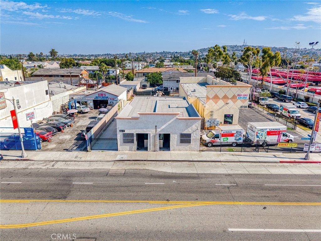 1733 E Anaheim, Long Beach