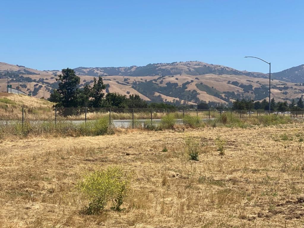 Tennant Avenue, Morgan Hill