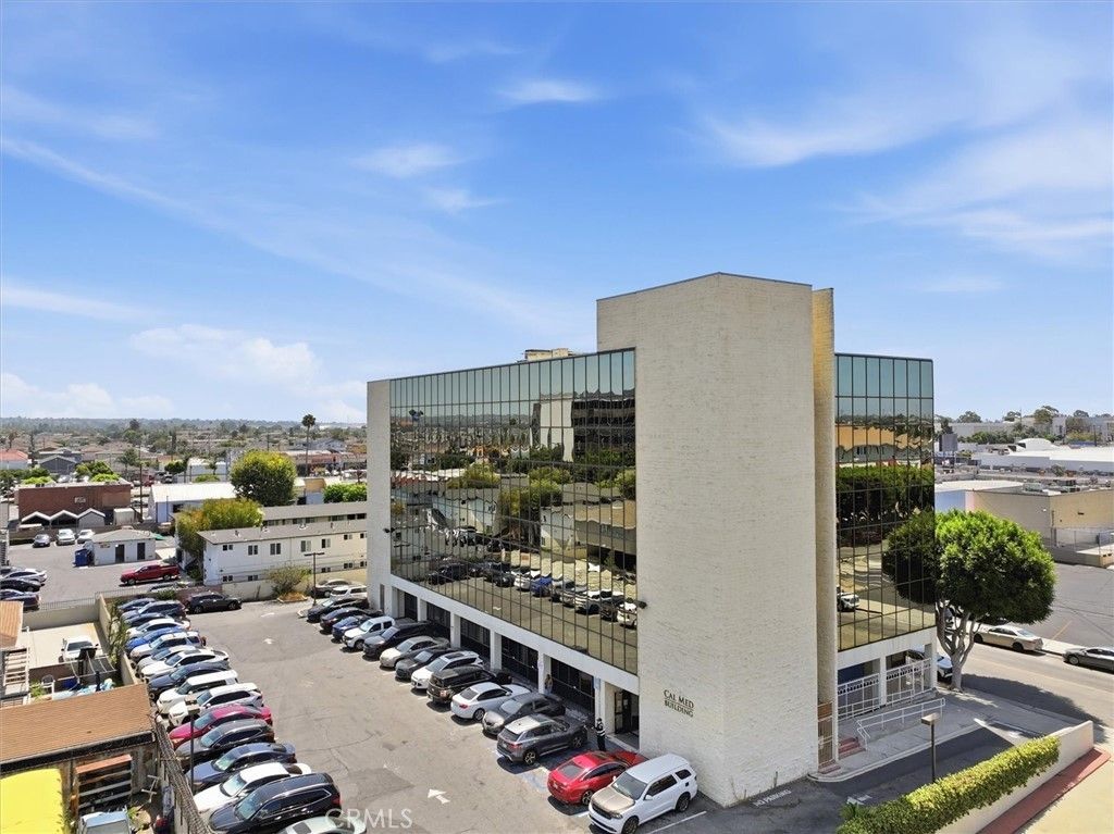 4477 W 118th Street, Hawthorne