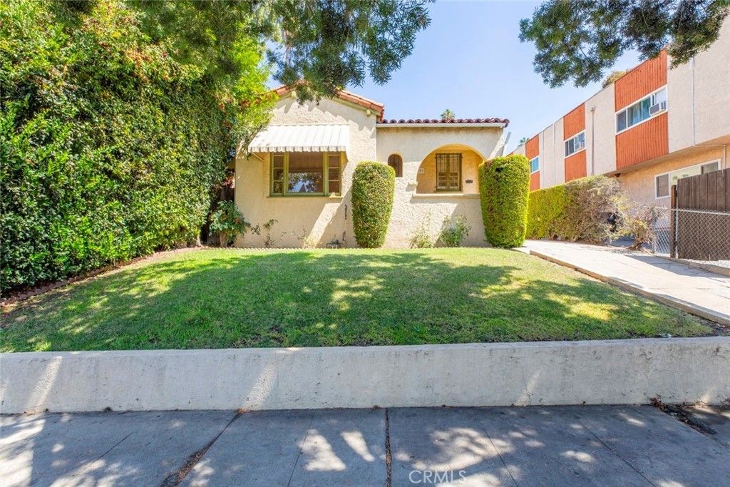4909 York, Los Angeles