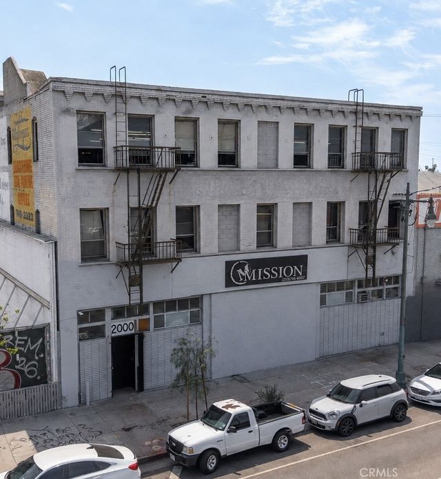2000 S Main, Los Angeles