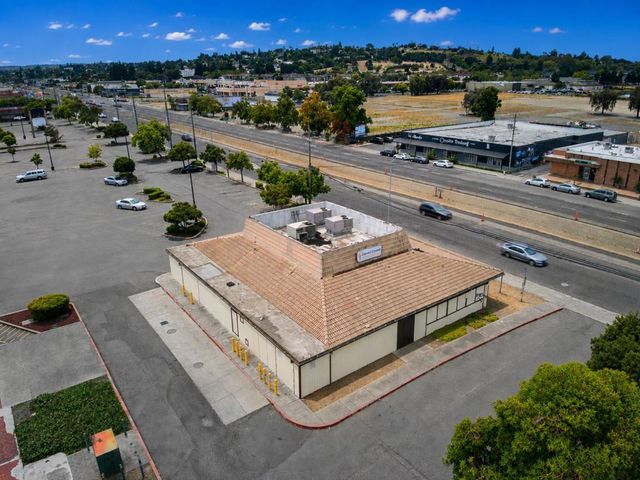 3790 Sonoma Boulevard, Vallejo