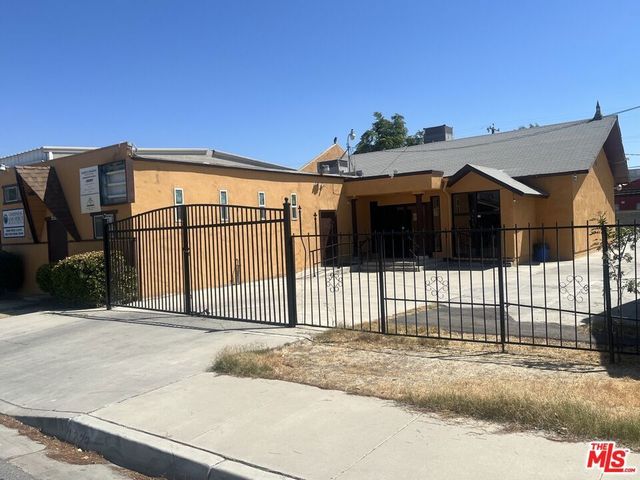 1223 Dolores Street, Bakersfield