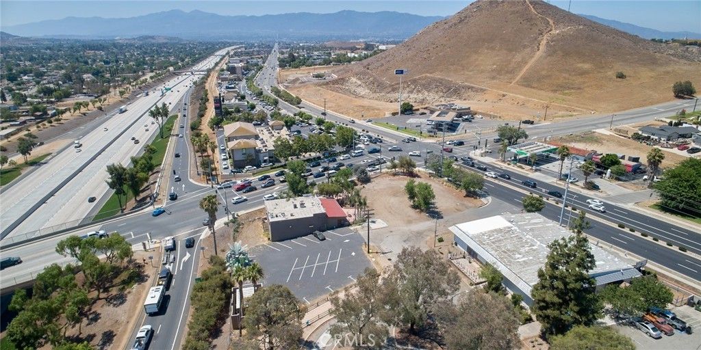 3841 Hamner, Norco