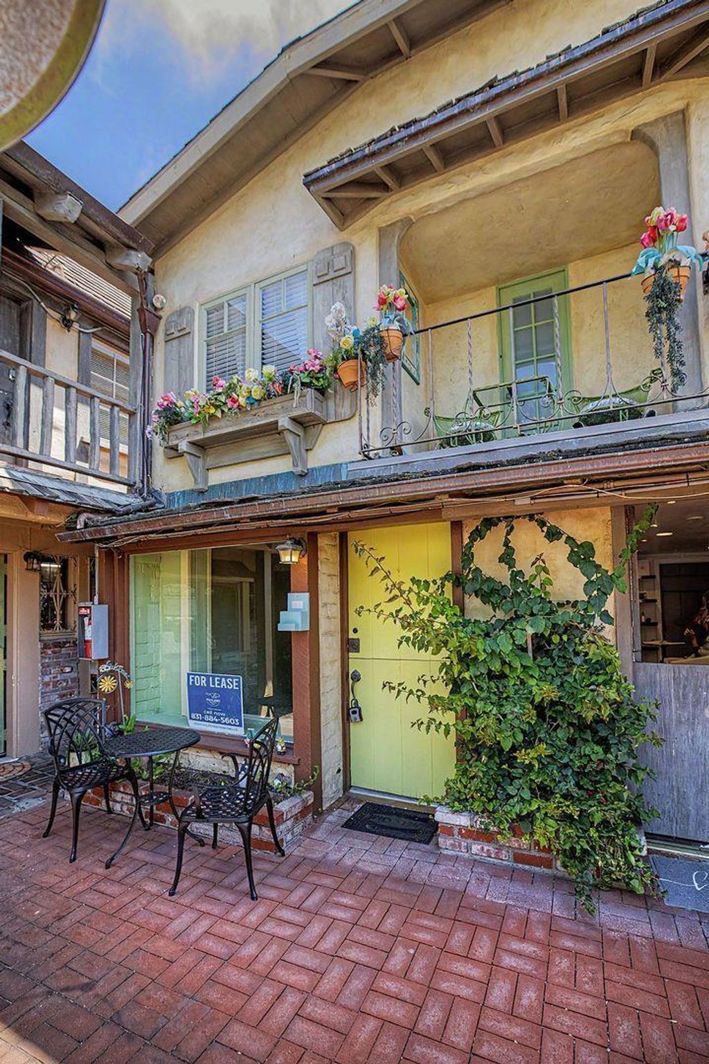 5 Se 5th Street On Dolores, Carmel