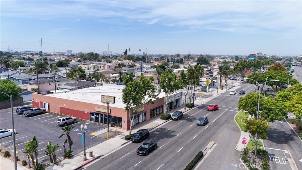 16601 Hawthorne Boulevard, Lawndale