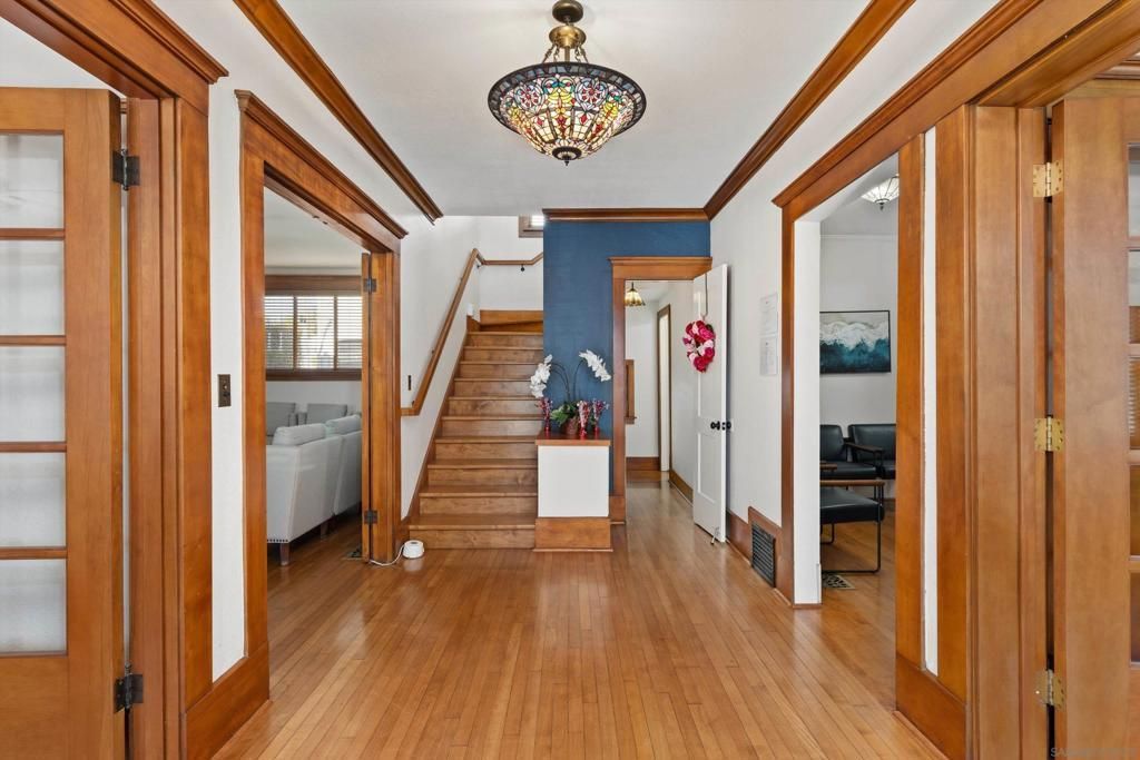 106 Thorn St, San Diego
