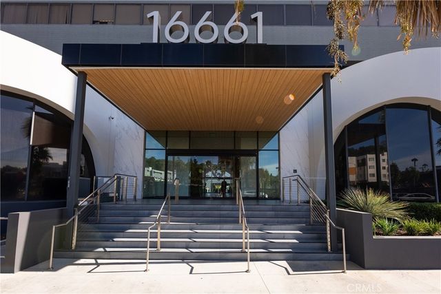 16661 Ventura, Encino