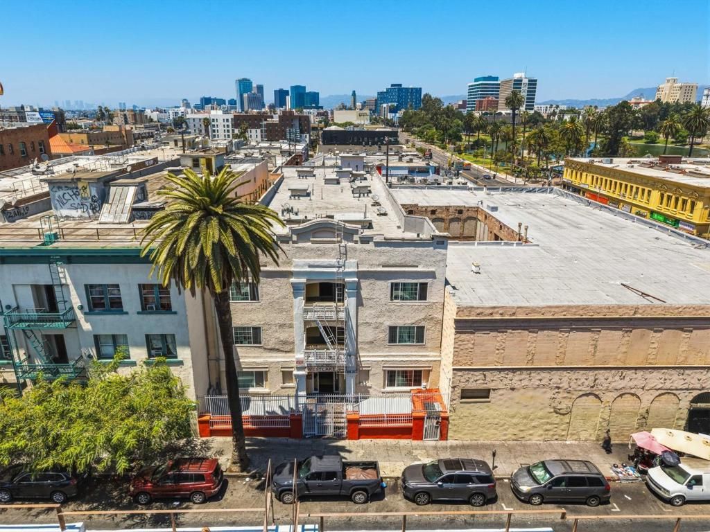 711 S Westlake Avenue, Los Angeles