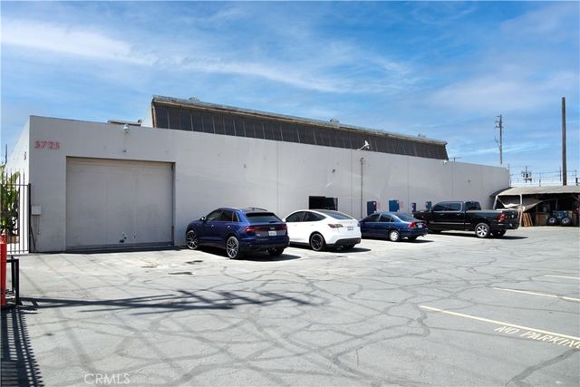 5725 S San Pedro, Los Angeles