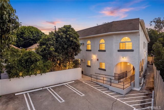2104 Mozart Street, Los Angeles
