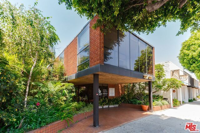 337 S Robertson Boulevard # 103, Beverly Hills