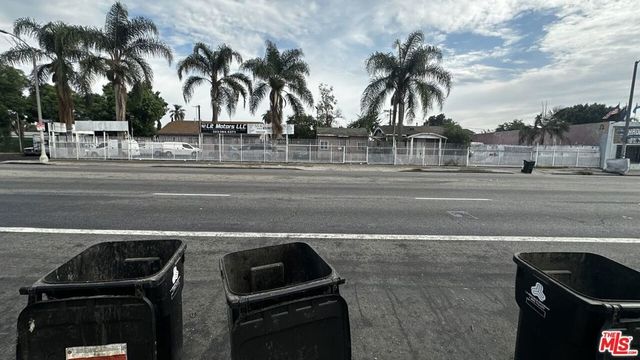 663 665 W Florence Avenue, Los Angeles
