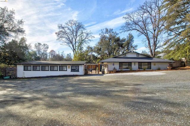 22004 Parrotts Ferry Rd, Sonora