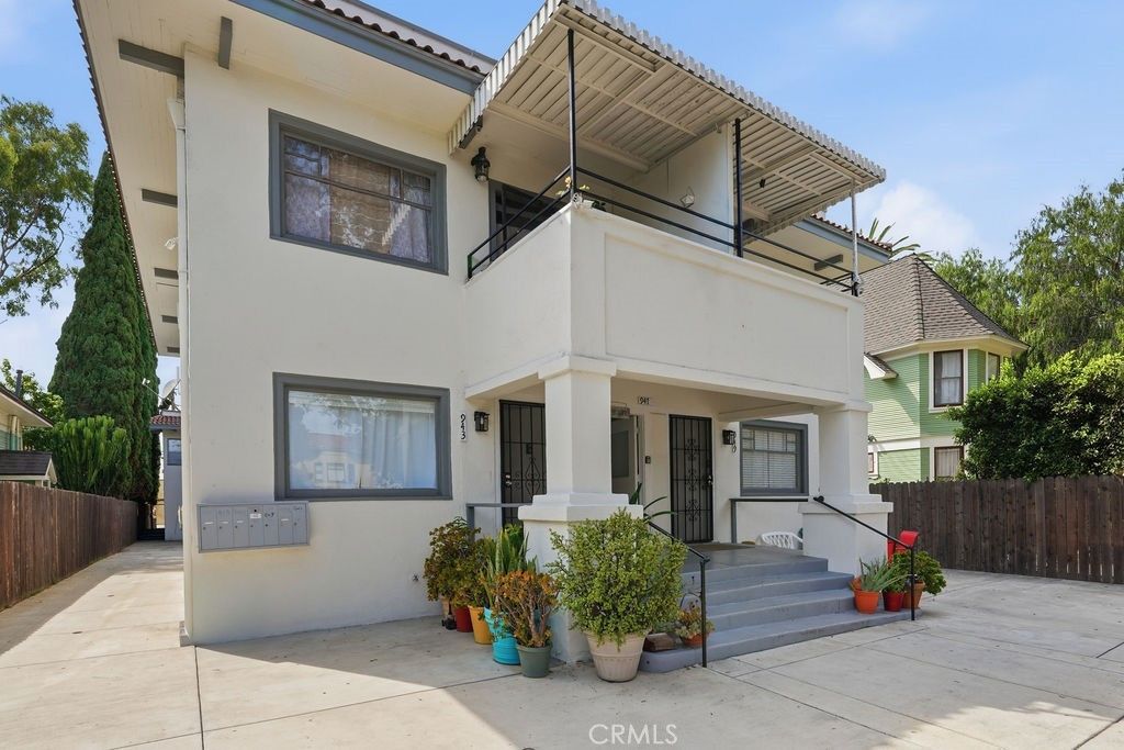 943 Chestnut Avenue, Long Beach