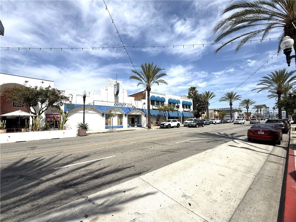 516 W Whittier, Montebello