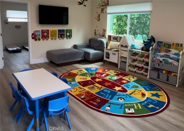 10039 Leona Street, Tujunga